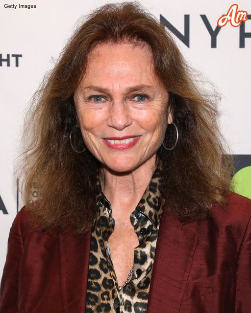 This 80-Year-Old Movie Icon Proves You Can Age Gracefully – Photos of Her Natural Transformation