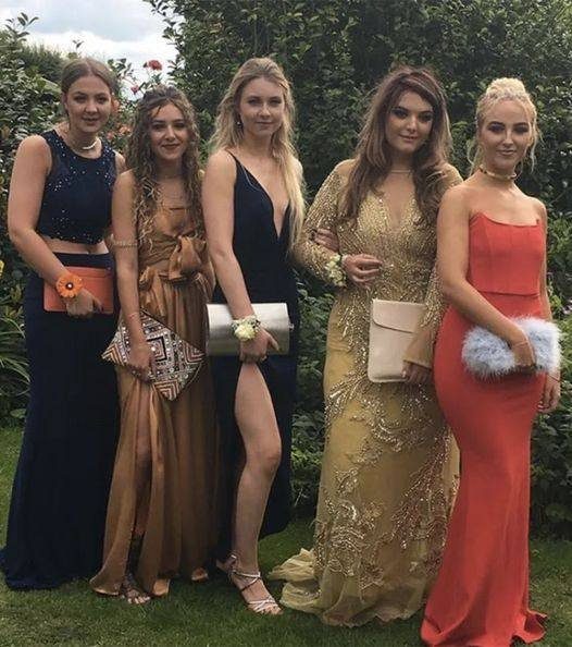 A Hidden Surprise at Prom: The Viral Photo