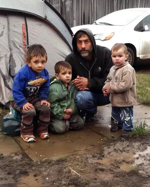 A father of three who lives in a tent selflessly donates his last $2 to a stranger at a gas station.